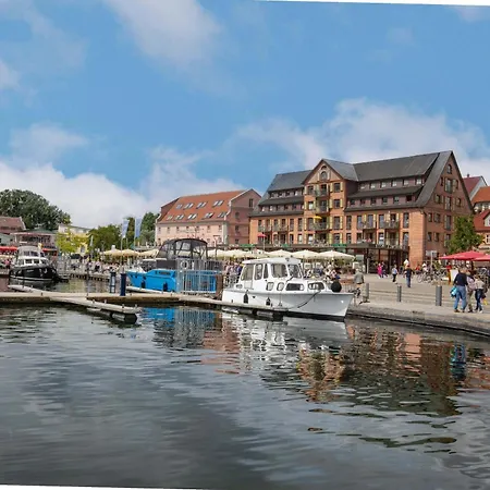 Ferienhaus-seerose-am-fleesensee-mueritz * 高恩莱宾